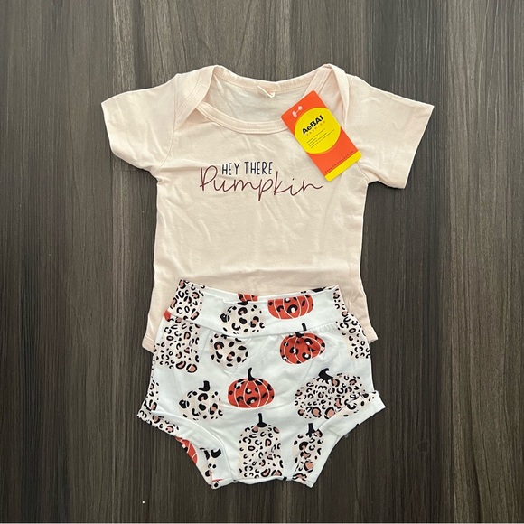 Amazon Baby Girl Fall Pumpkin Outfit Tan / White Size 6 Months NWT - Picture 2 of 6
